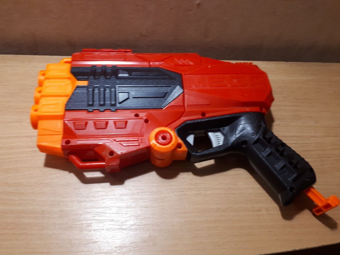 Игрушечный Бластер  Nerf.