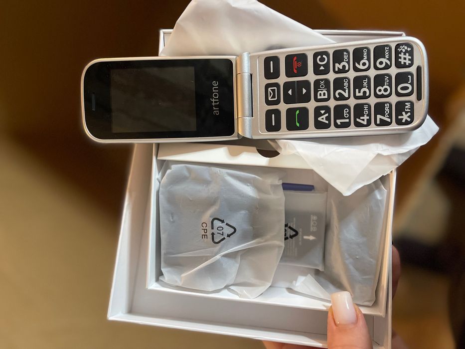 Телефон кнопковий для людей похилого віку