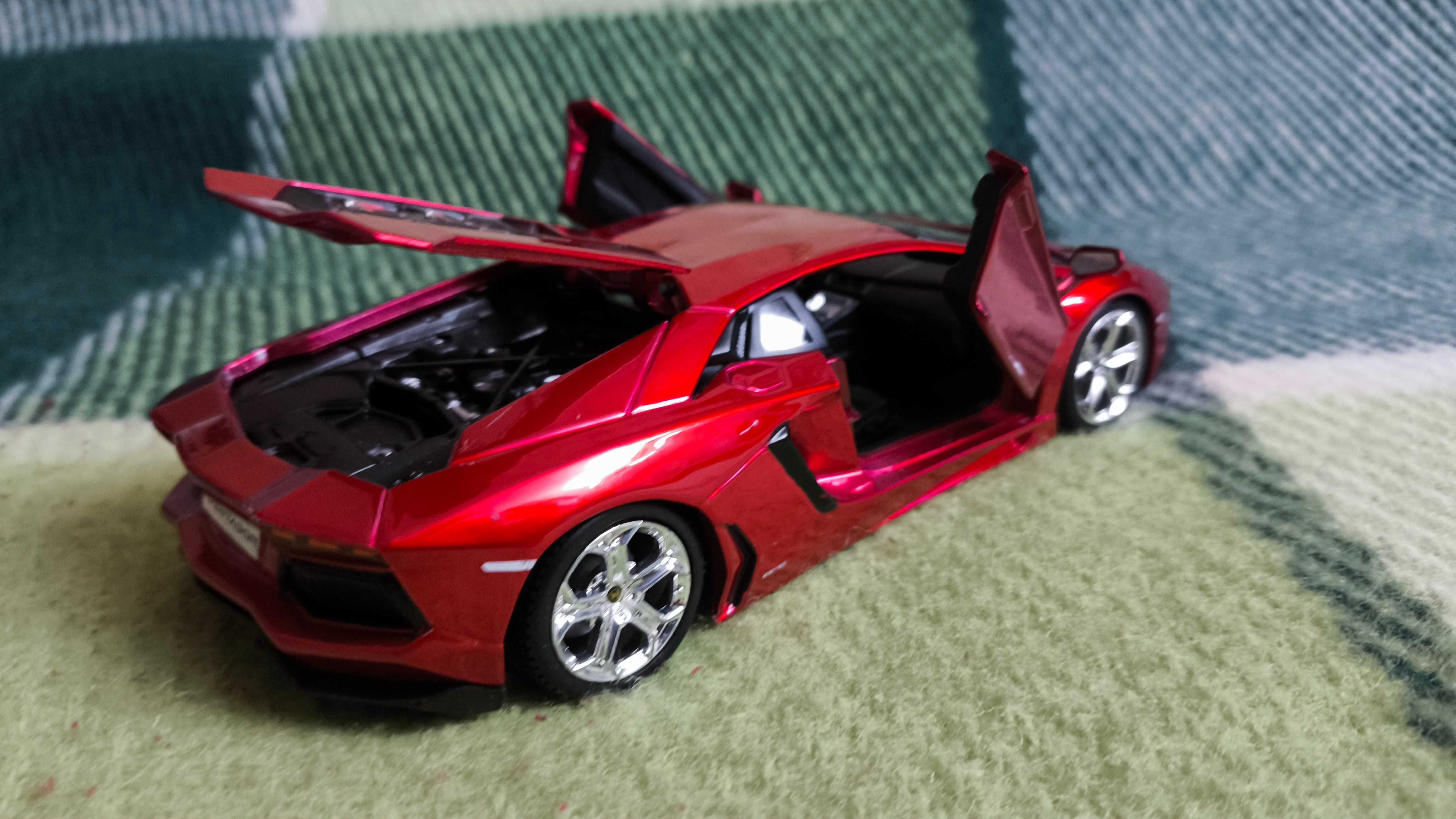 Машинка Lamborghini Aventador LP700-4 1.24 Maisto