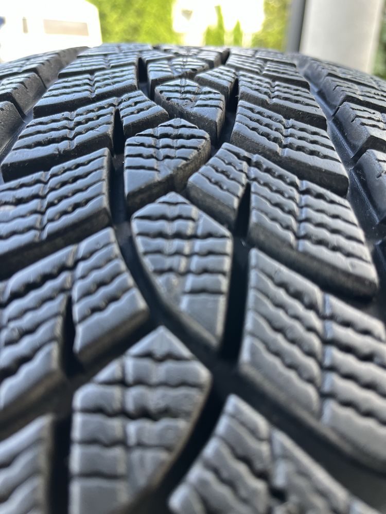 Zimowe GOODYEAR 205/55 r17 jak nowe