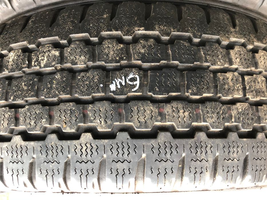 Шини BRIDGESTONE 205/65 R16C, Blizzak W800, зимова гума, цешка