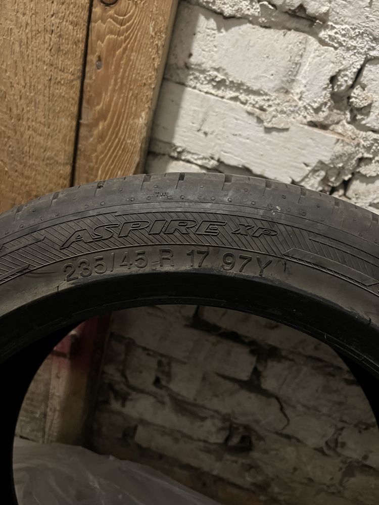 Opony wielosezonowe Apollo 235/45/R17