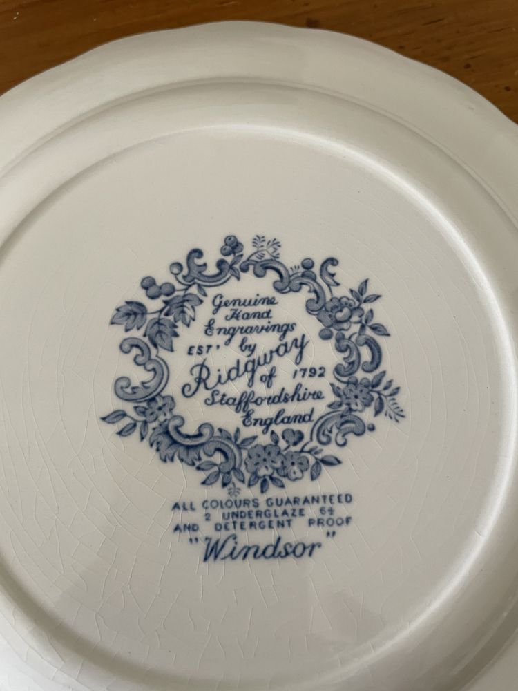 Porcelana Inglesa - Conjunto 12 Pratos sobremesa