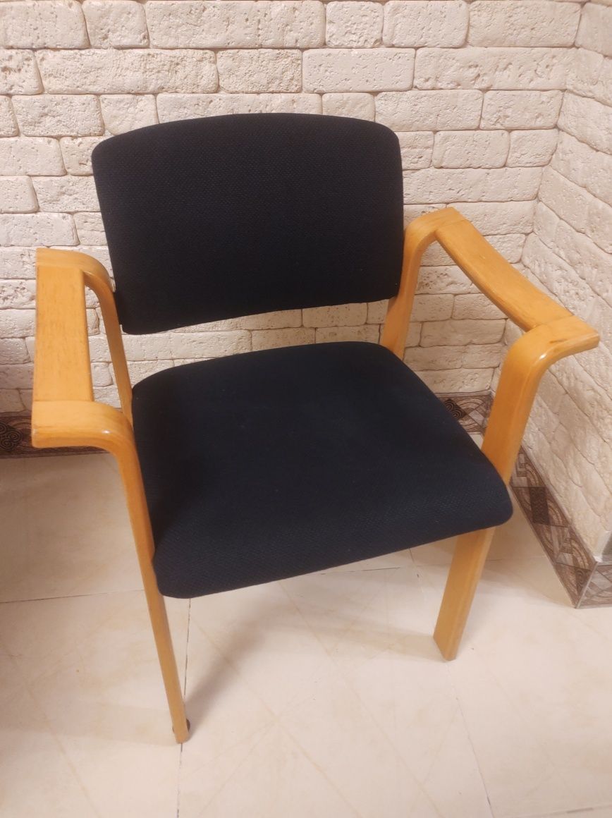 Крісла  стільці подлокотниками стулья кресла кафе ресторан офісу готел