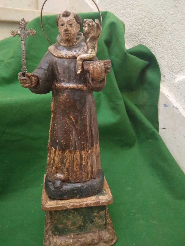 Santo António em madeira  secxviii