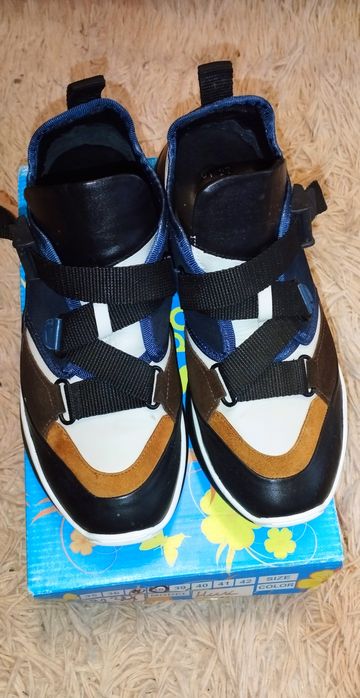 Кросівки шкіряні жіночі 39