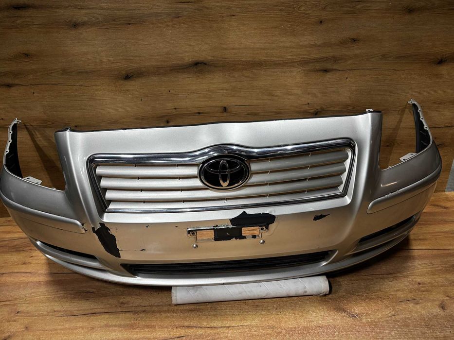 Zderzak przedni Toyota Avensis T25 kolor 1c0