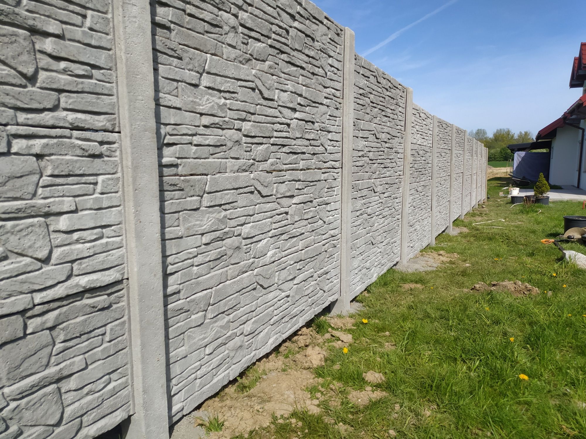 Sprzedaż montaż ogrodzeń betonowych i panelowych 230zl na wysokości 2m