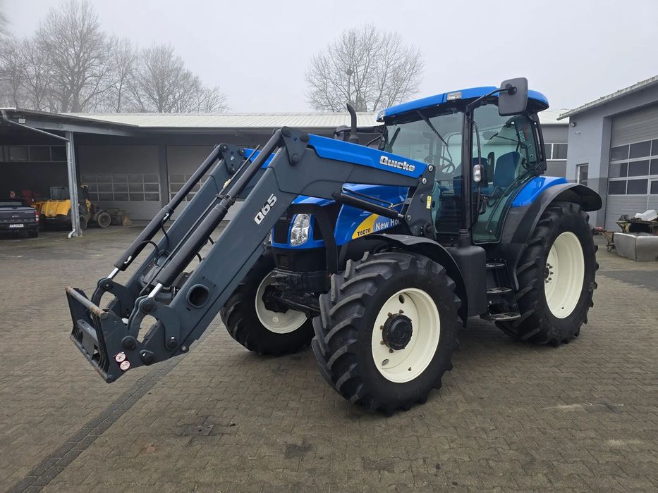 New Holland T 6070  New Holland T 6070 z turem