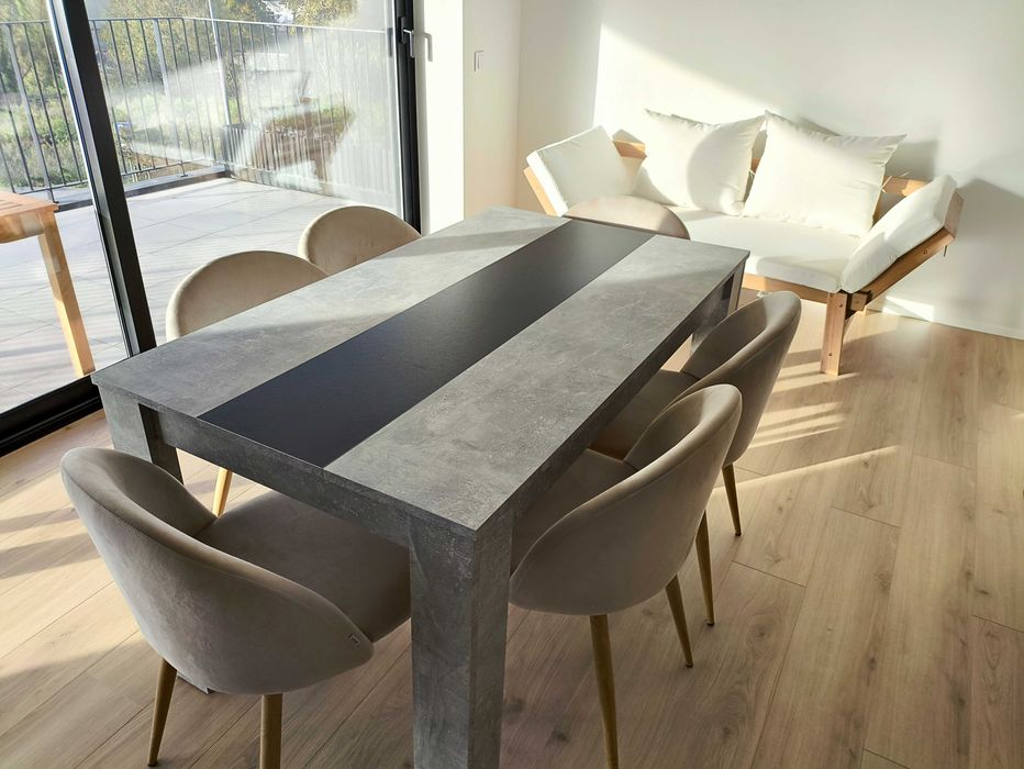 Mesa de Jantar em muito bom estado