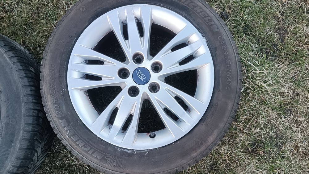 Felgi aluminiowe 16" 5x108 Ford z wielosezonowymi oponami 205/55R16