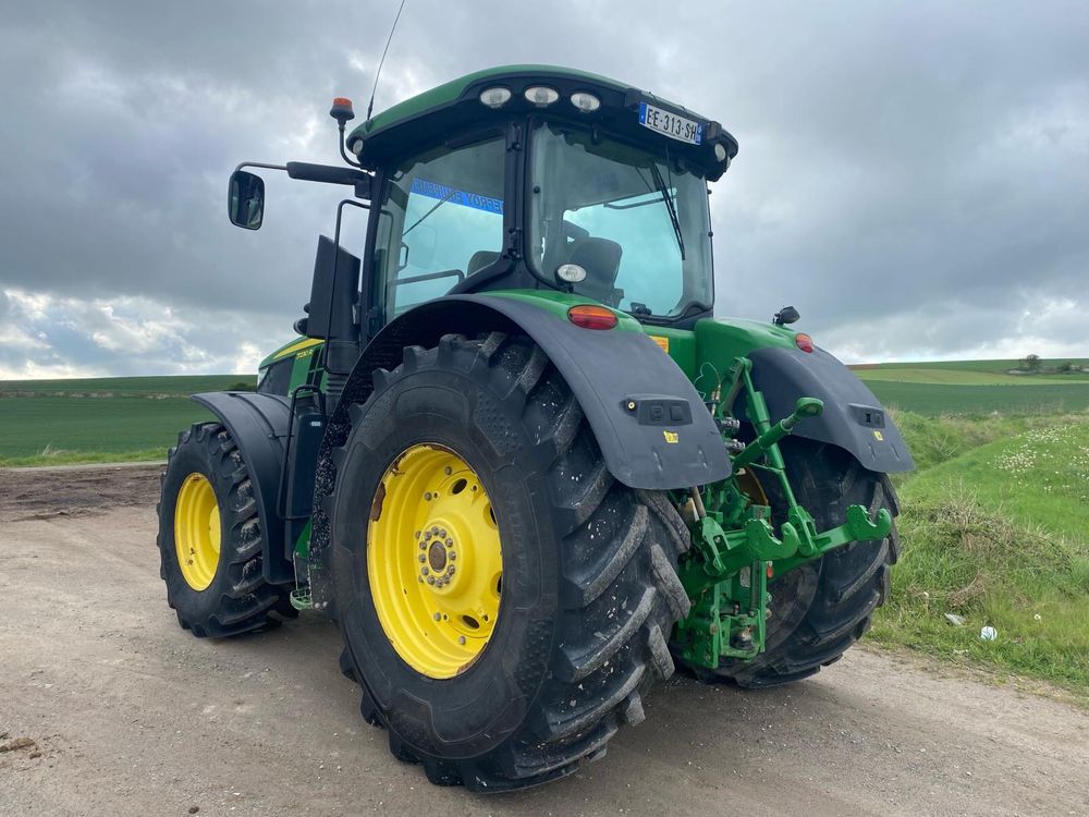 John Deere 7230R