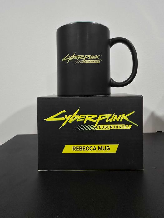 Caneca Rebecca Cyberpunk Edgerunners - Portes Incluídos