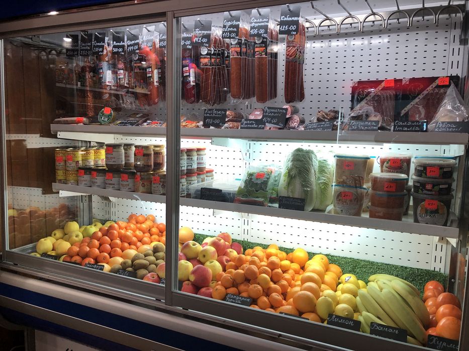 Холодильна вітрина- шкаф регал, торгове обладнання.