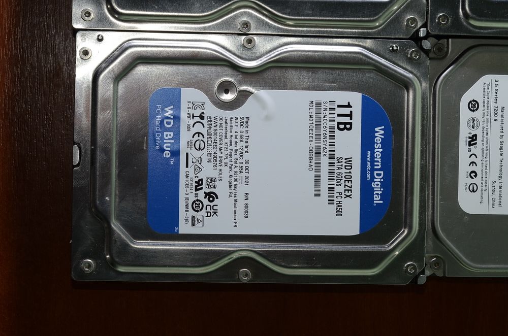 Накопичувачі HDD SSD 1tb/500/320/128gb