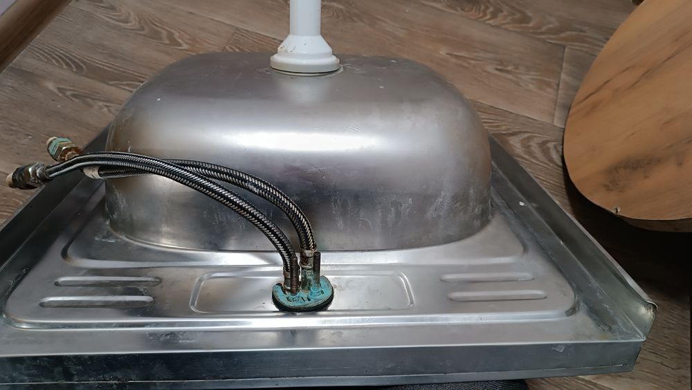 Кухонна Накладна  Мийка  500/500 з Нержавіючої сталі зі Змішувачем б/у