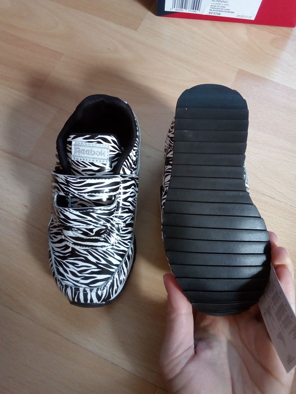 Nowe buty reebok 25,5, wkładka 16,5 cm, zebra