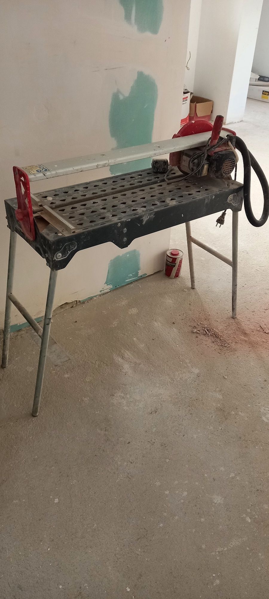 Maquina de corte cerâmica
