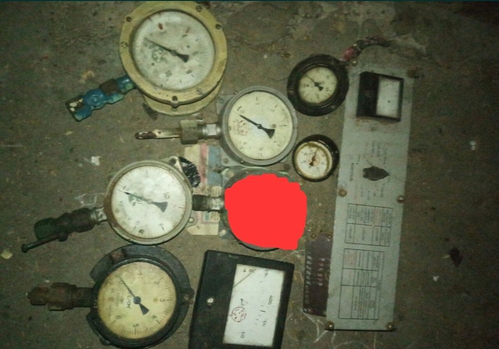 Приборы корабельные манометры вольтметры