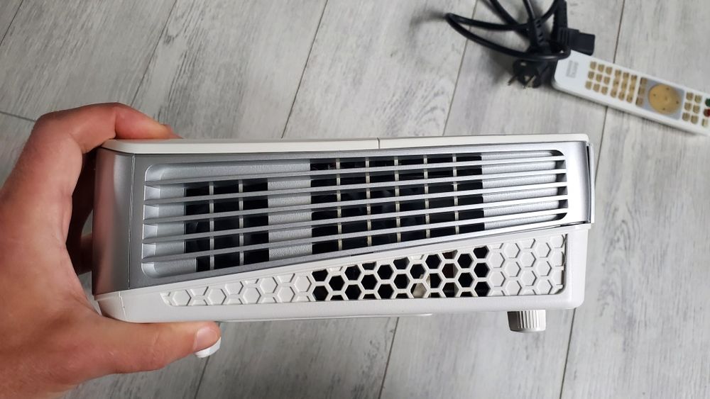 BENQ W 1070+.     Відсутня лампа.