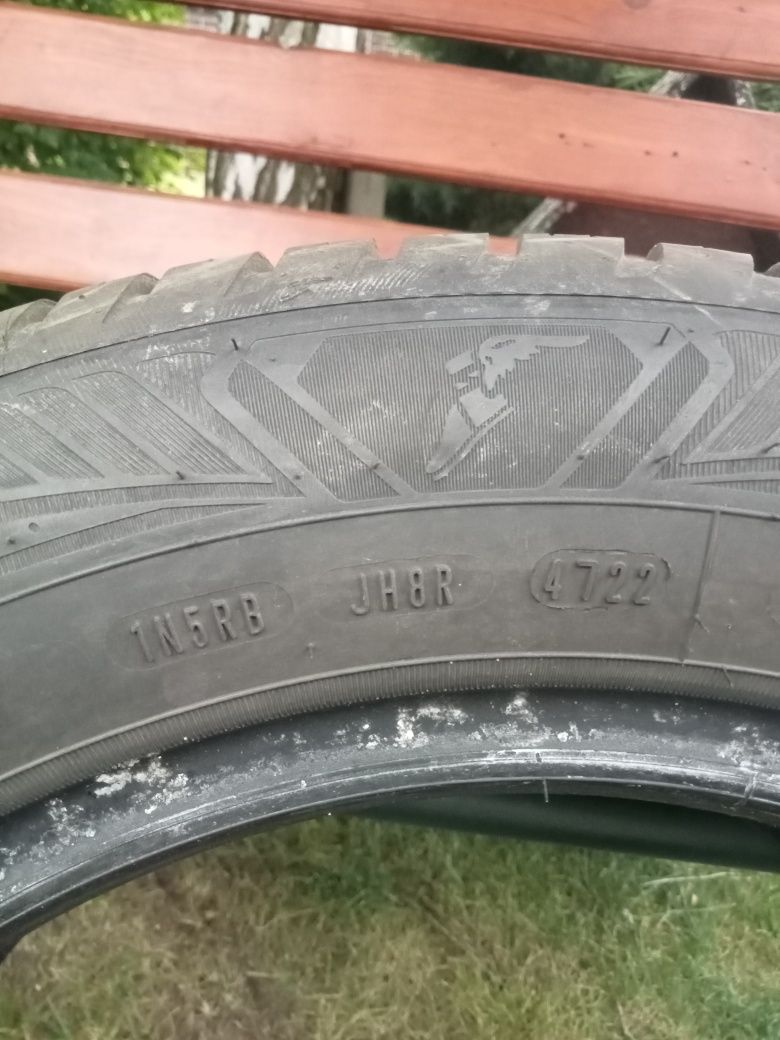 Opony całoroczne 195/60R15
