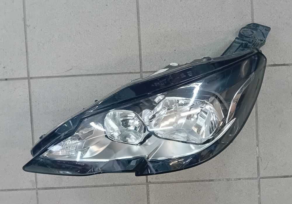 Peugeot 308 T9 reflektor, lampa lewy przód.