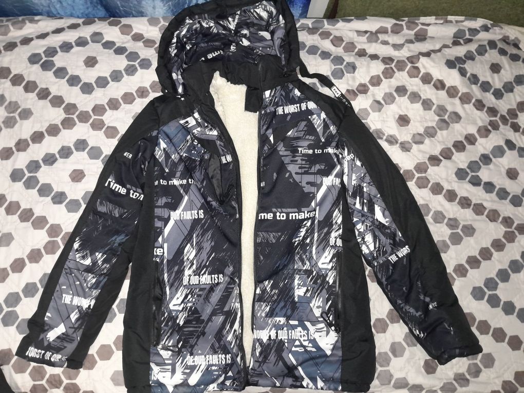 Продам куртку зима