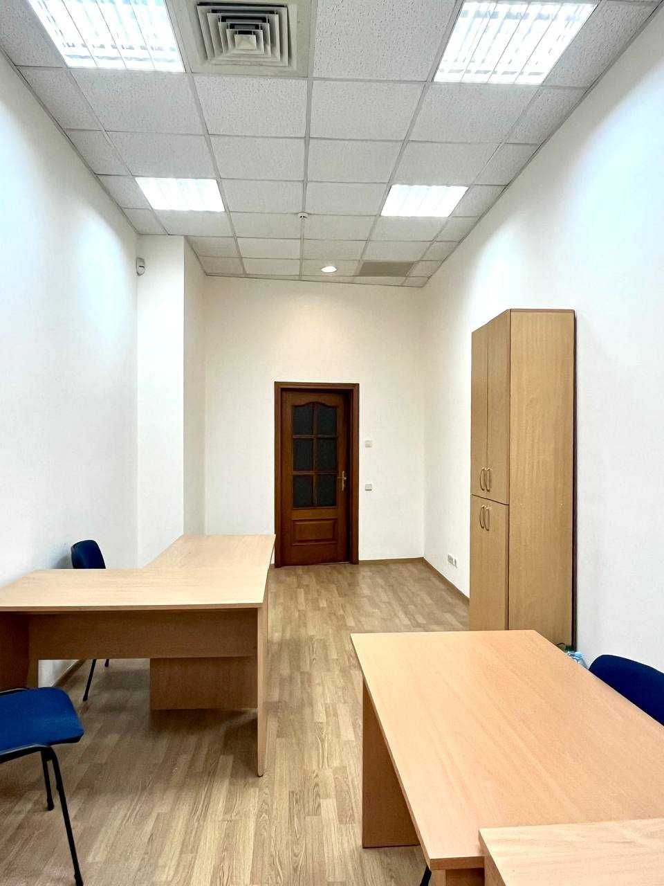 СУПЕР ВАРТІСТЬ! Печерськ. Оренда офіс 26 м2 в ОЦ поруч із метро