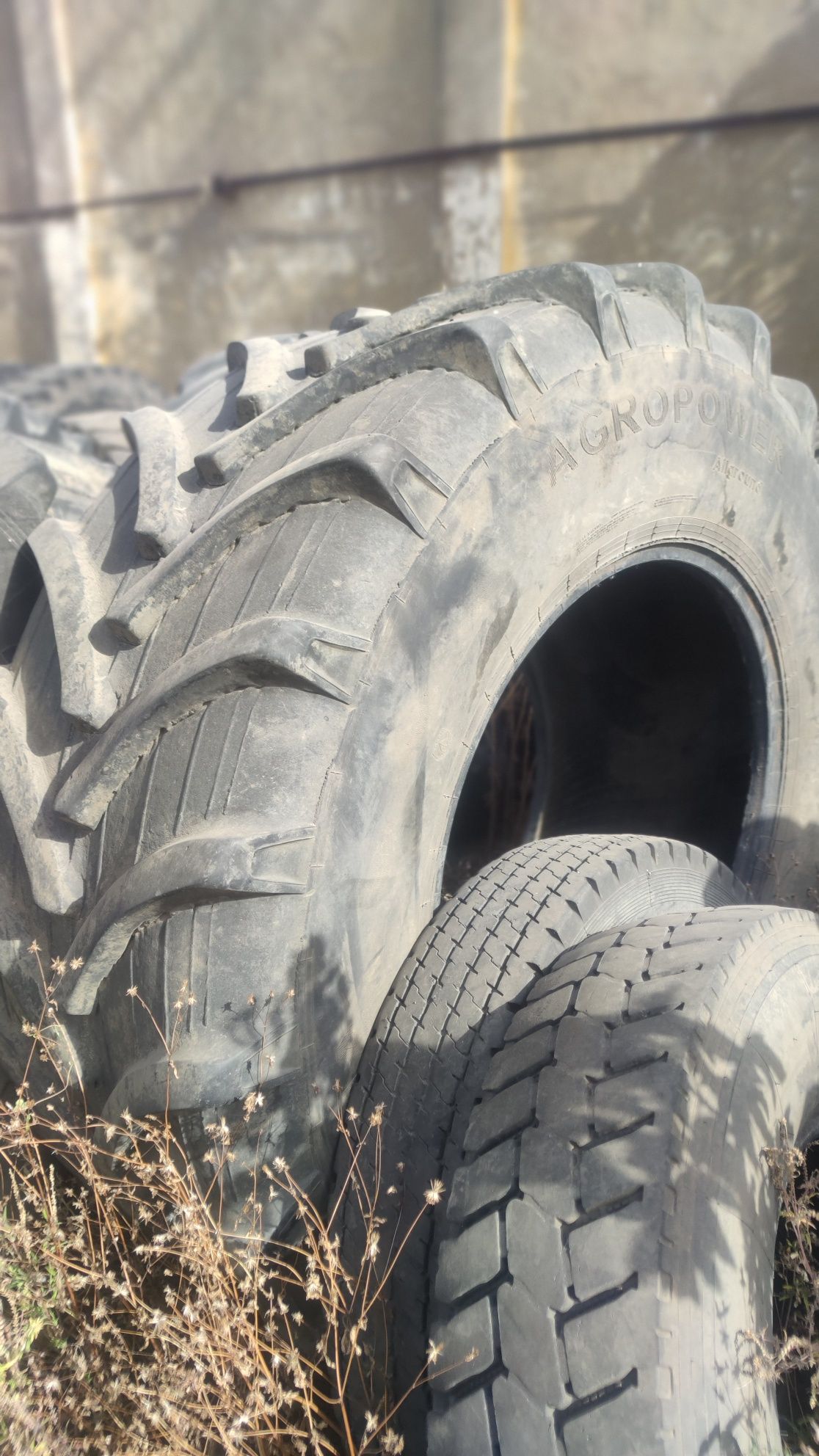 Шини бу бв вживані 710/70R38 14.9R38 380/80R38