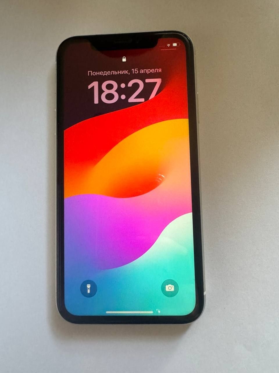 Продам iPhone XR 64 GB White