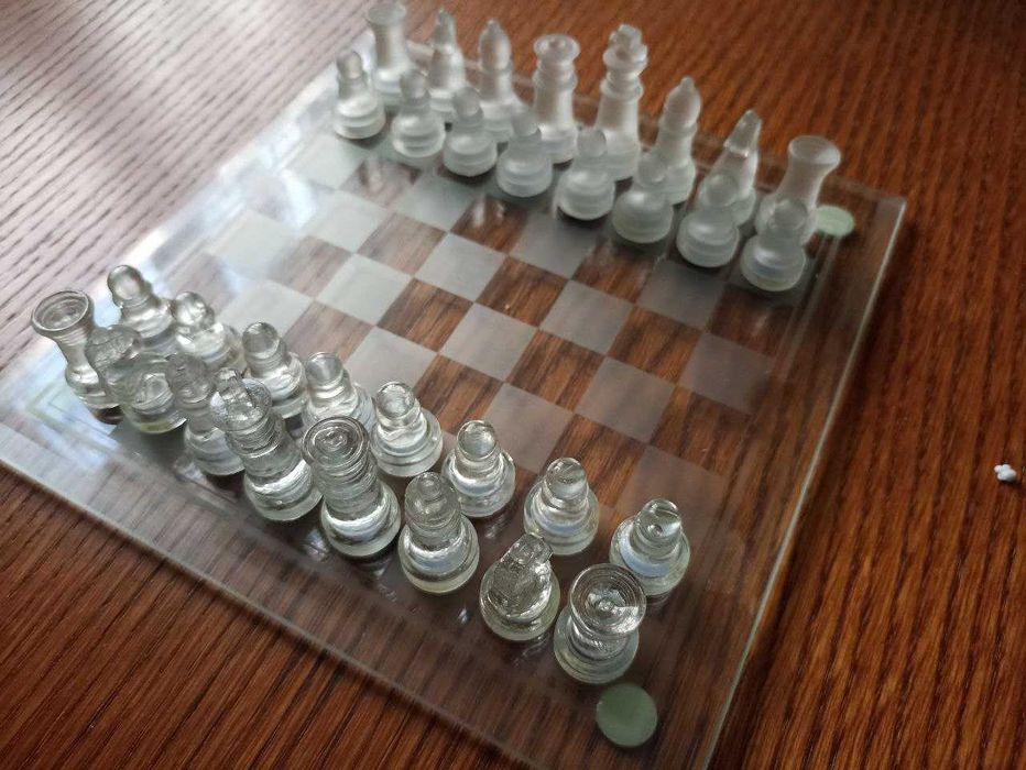 Шахи скляні 20см на 20см (шахмати)