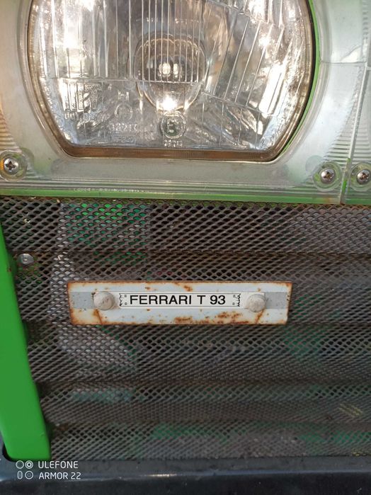 tractor FERRARI T93 com motor  para ser reconstruído