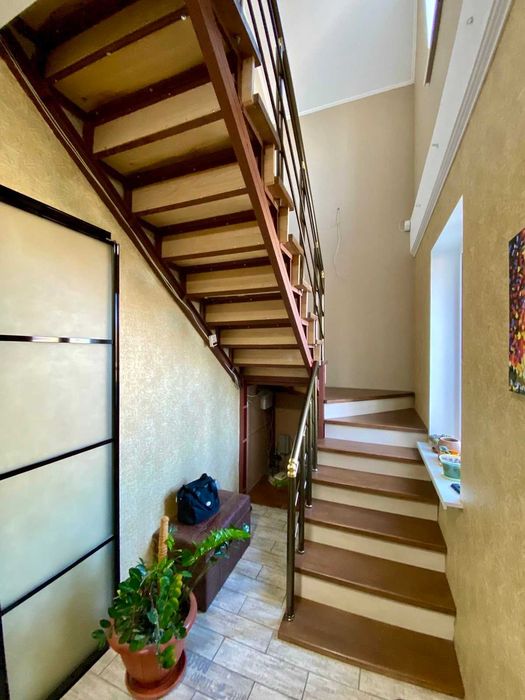 Продаю гариний будинок в Ракетній Рощі. ц1