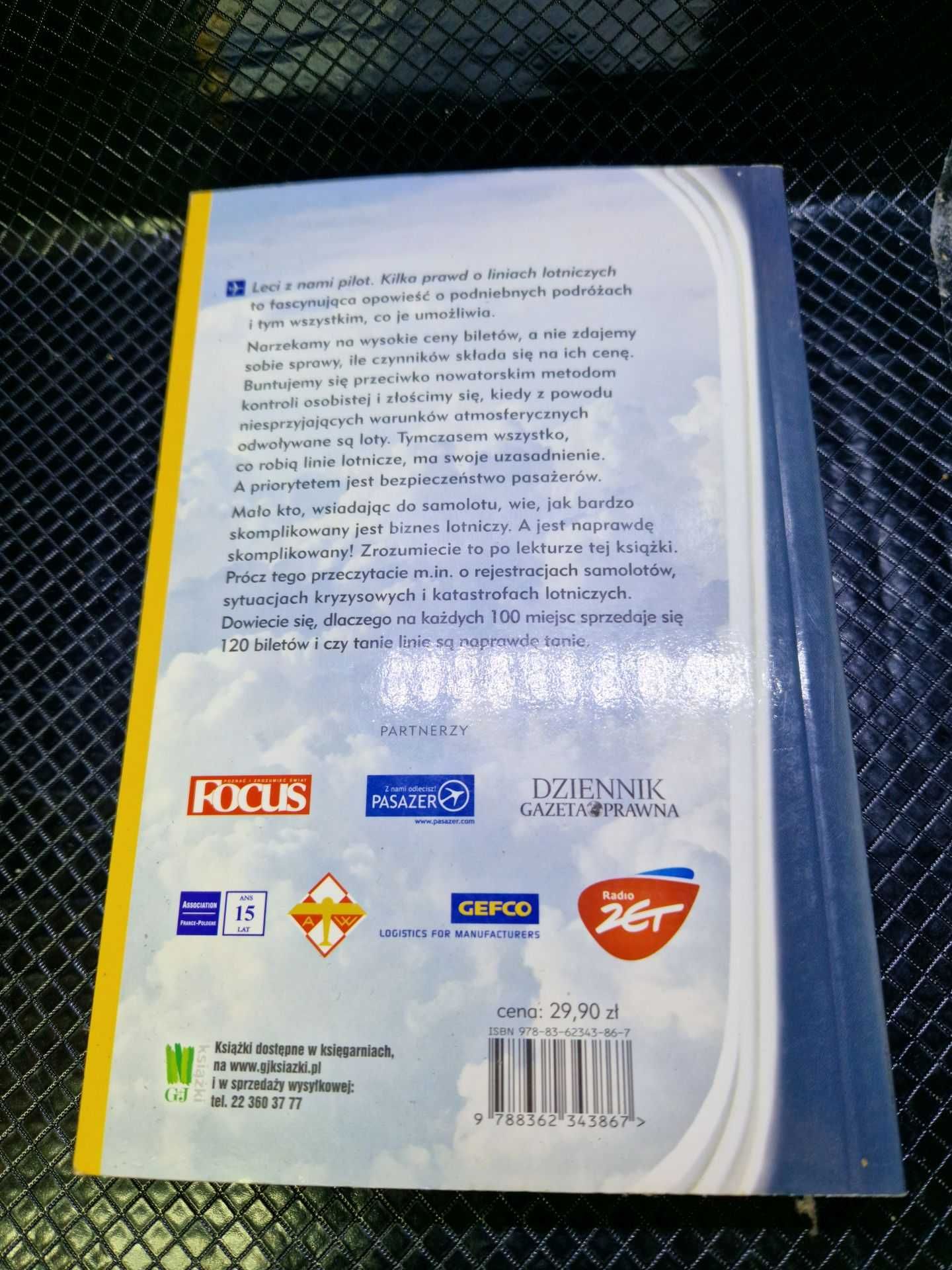 Leci z nami pilot. Cała prawda o liniach lotniczych
Sebastian Mikosz