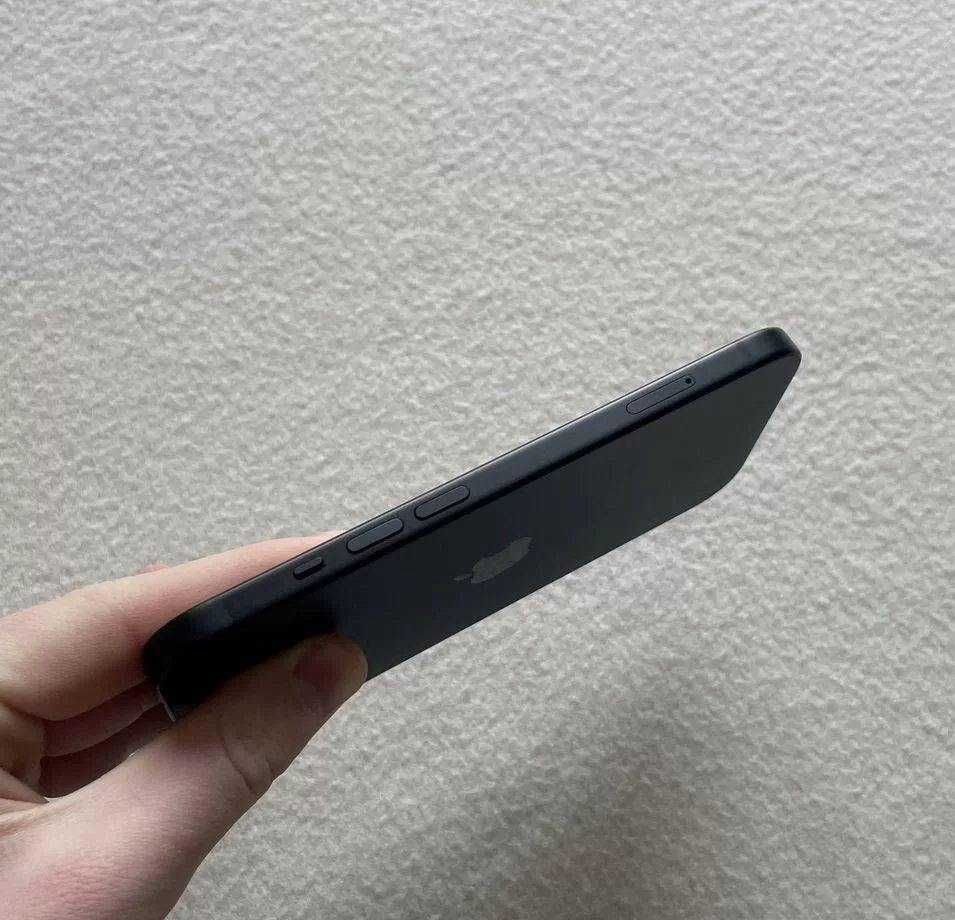 iPhone 15, 128 ГБ