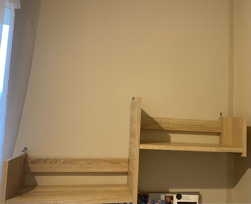 półka wisząca do pokoju