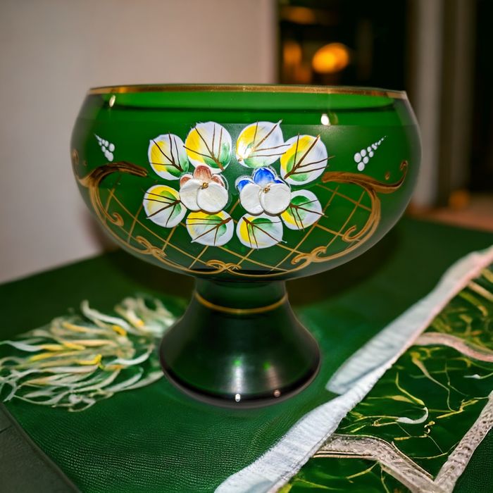 Конфетница из зелёного стекла конфетница зелёное стекло