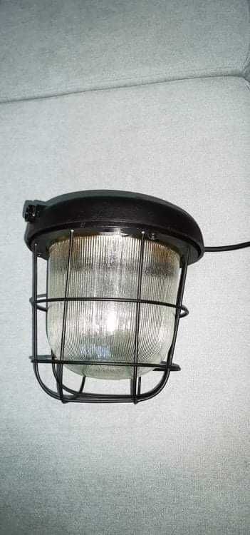 Lampa w stylu retro