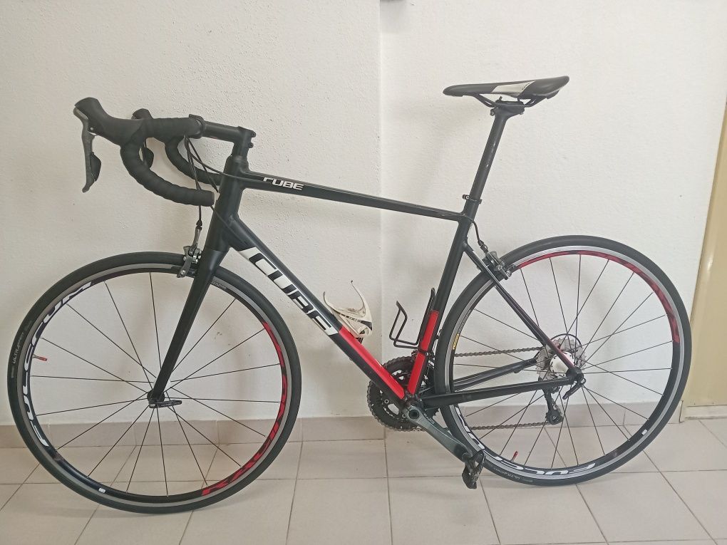 Bicicleta estrada Cube attain race 58/XL