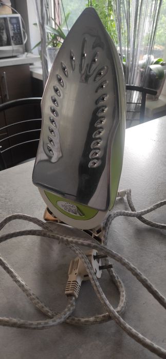 Электрический утюг ,,Cardinal'' електрична праска 1800 вт