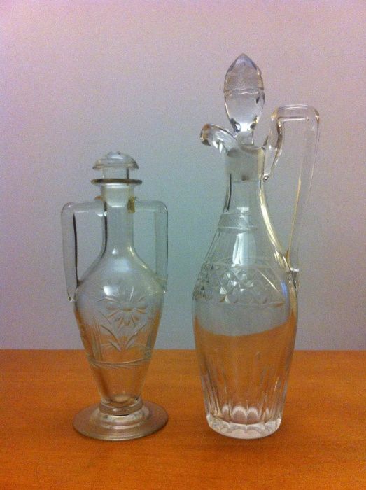 Garrafas antigas (vidro lapidado): Real Fábrica Vidros Marinha Grande