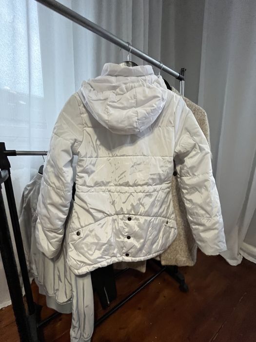 Куртка біла 44