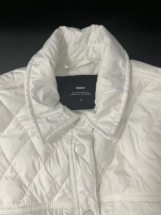 Стьобана куртка з поясом