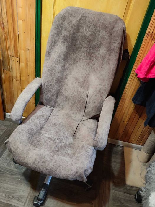 Кресло б/у - под реставрацию - сломана ручка.