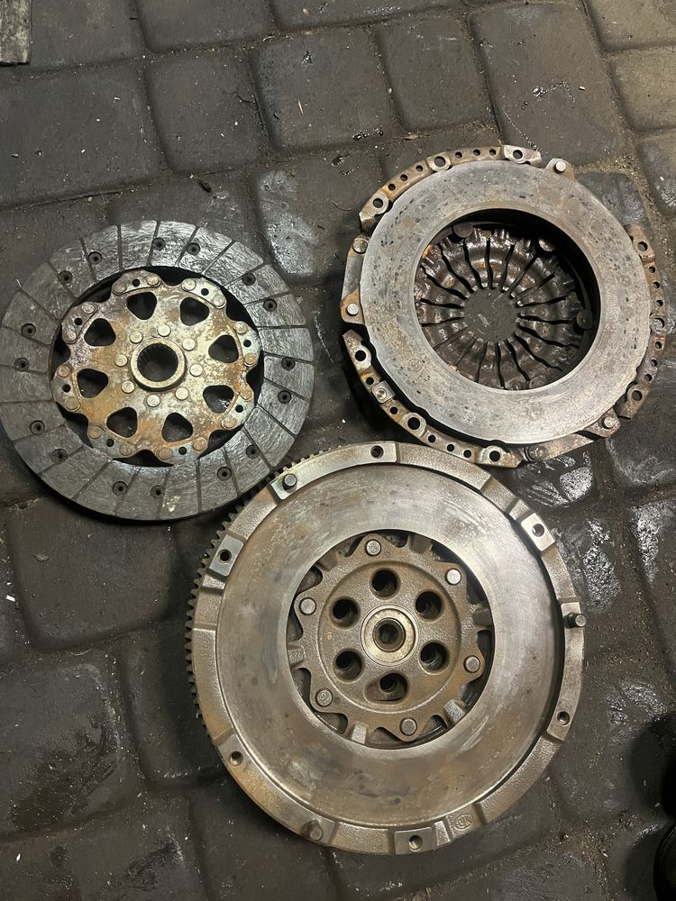 Sprzeglo dwumasa bmw e60 e61 n53b30 3.0i 272km