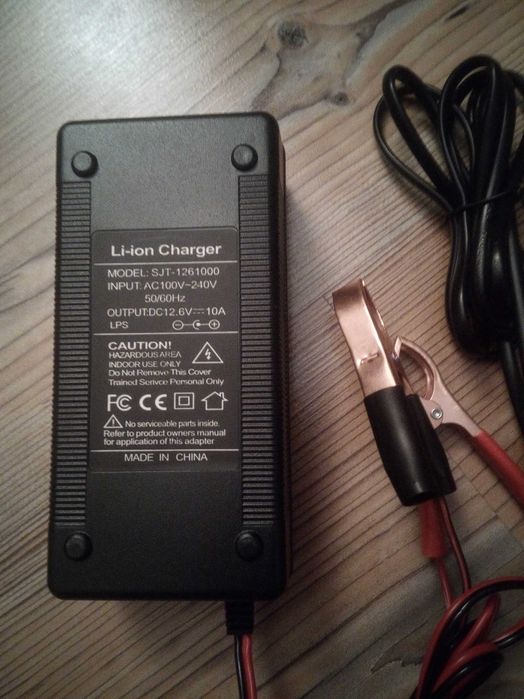 Ładowarka 12.6V 10A 3S akumulator litowo-jonowy inteligentna.