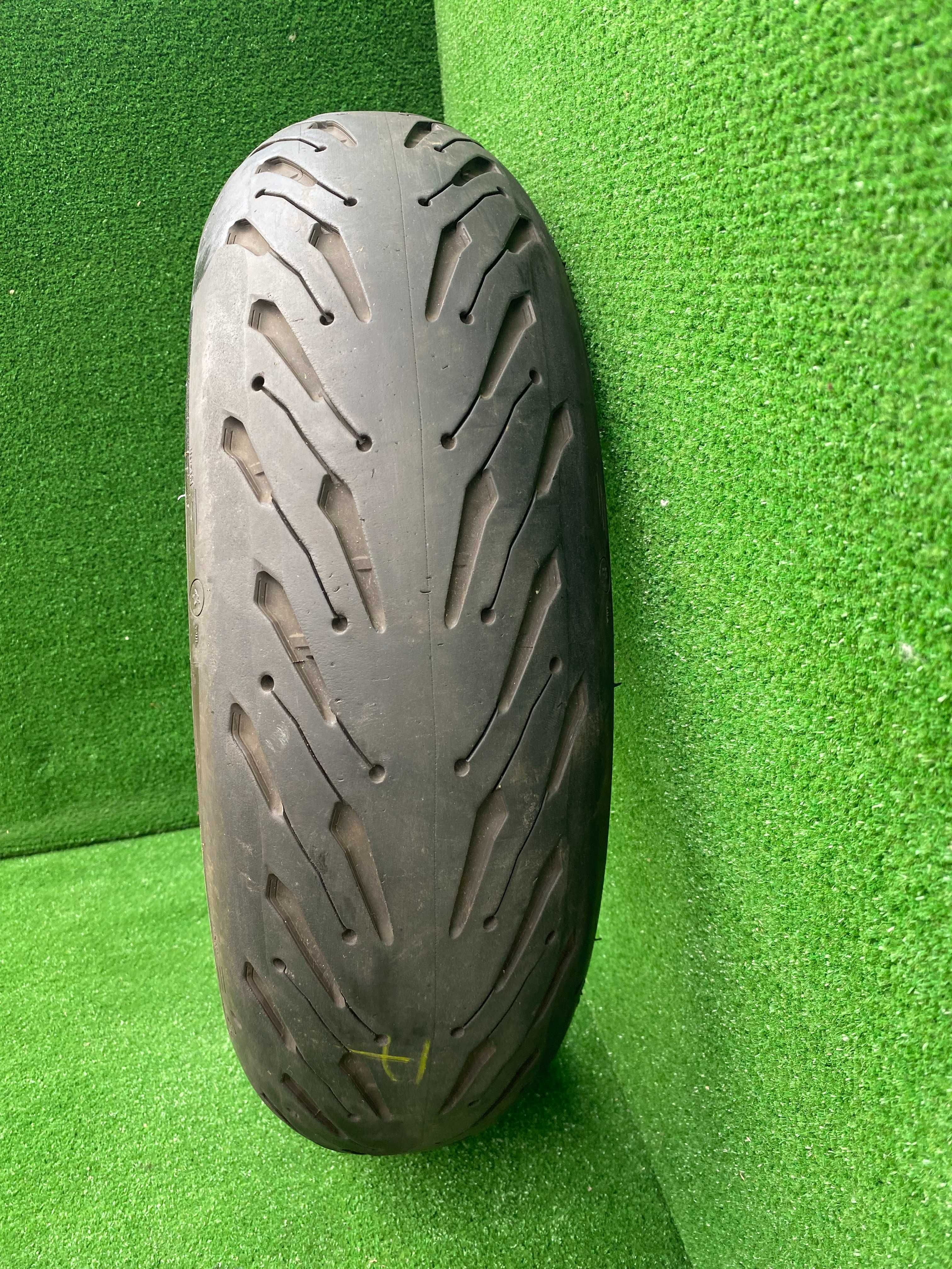 180/55/17 Michelin pilot road 5 2CT+ pneu usado mota