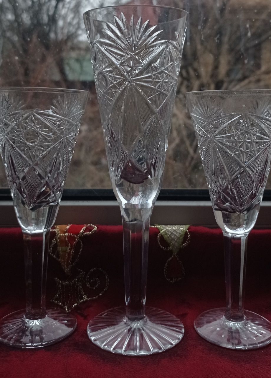 Кришталеві рюмки, фужери,  ( хрустальные рюмки, фужеры, бокалы)