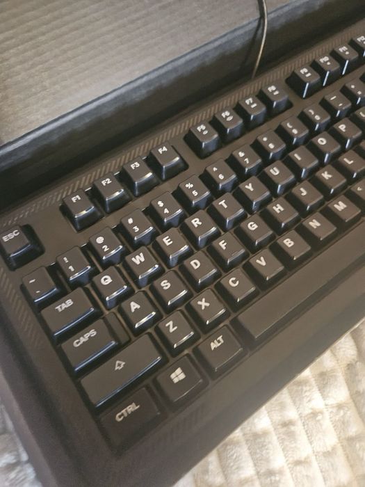 Клавіатура SteelSeries Apex 100