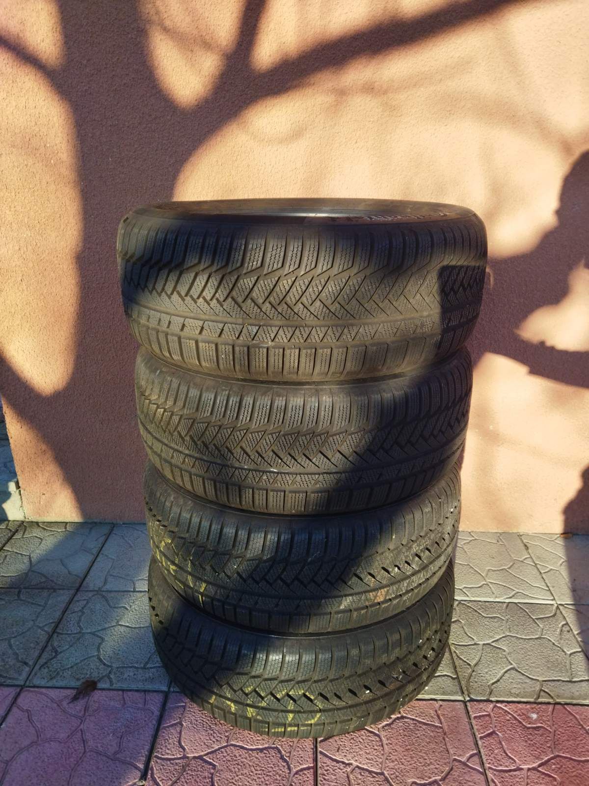 Зимові шини 235/55r17